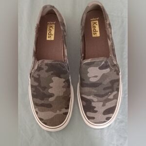 Keds Softerra Camouflage Slip-On Sneakers Ladies 6.5